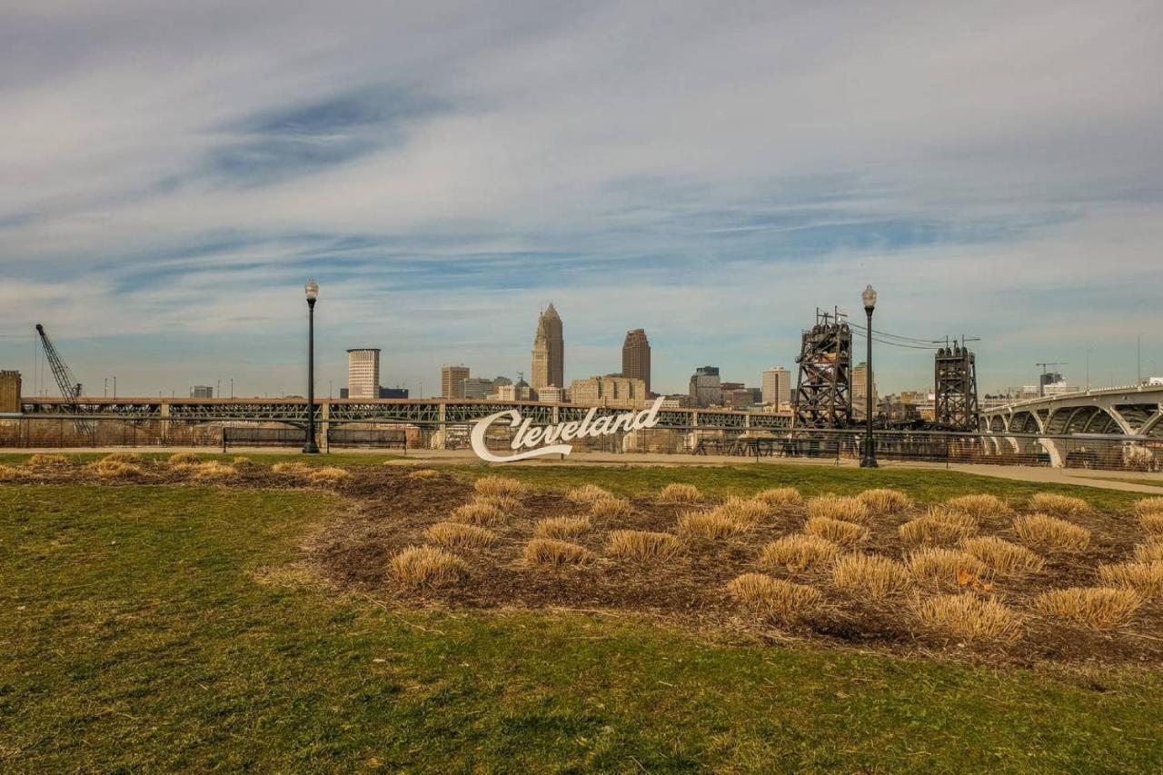 Frontdesk Waterfront Apts Downtown Cleveland Lejlighed Eksteriør billede